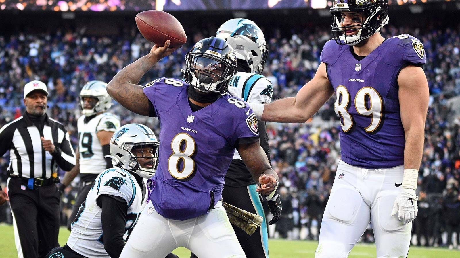 <strong>Baltimore Ravens</strong><br>
                • Jahre seit dem jüngsten Playoff-Sieg: 0<br>• Datum des jüngsten Playoff-Siegs: 20. Januar 2024<br>• Runde: Divisional Round<br>• Gegner: Houston Texans (34:10)