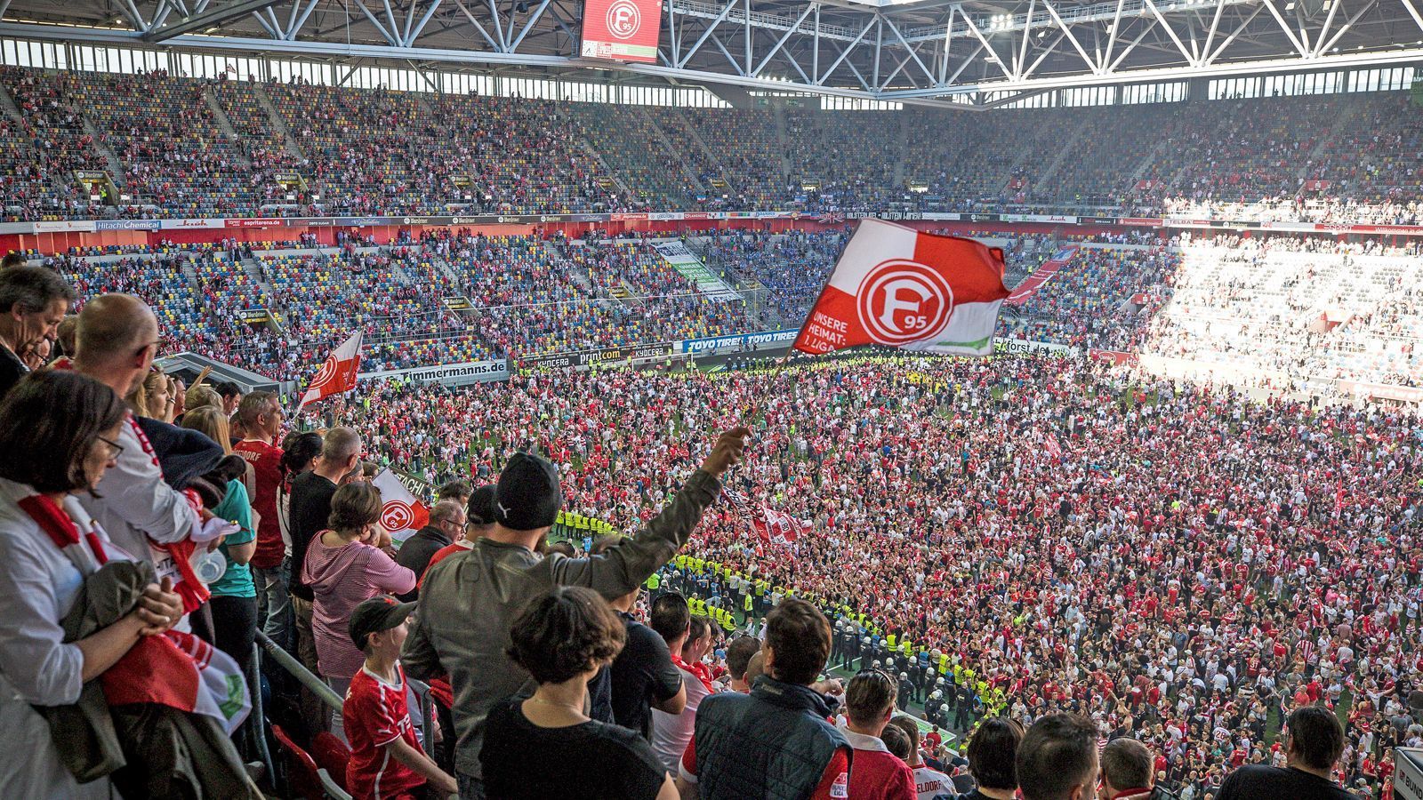 
                <strong>Platz 6: Fortuna Düsseldorf - Merkur Spielarena</strong><br>
                Kapazität: 54.600Logen: 27Sitzplätze: 44.683Stehplätze: 9.917
              