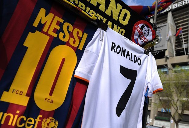 
                <strong>Lionel Messi und Cristiano Ronaldo in einem Team?</strong><br>
                Für den Norden sollen die Stars der Bundesliga, Premier League und der russischen Liga auflaufen. Im Südteam die Stars aus Spanien, Italien, Frankreich. Cristiano Ronaldo und Lionel Messi also bald in einer Mannschaft? ran.de stellt zwei mögliche Teams zusammen!
              