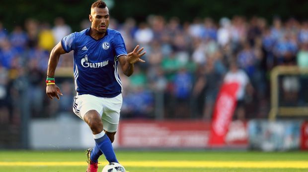 
                <strong>Eric Maxim Choupo-Moting (FC Schalke)</strong><br>
                Eric Maxim Choupo-Moting (FC Schalke 04)
              