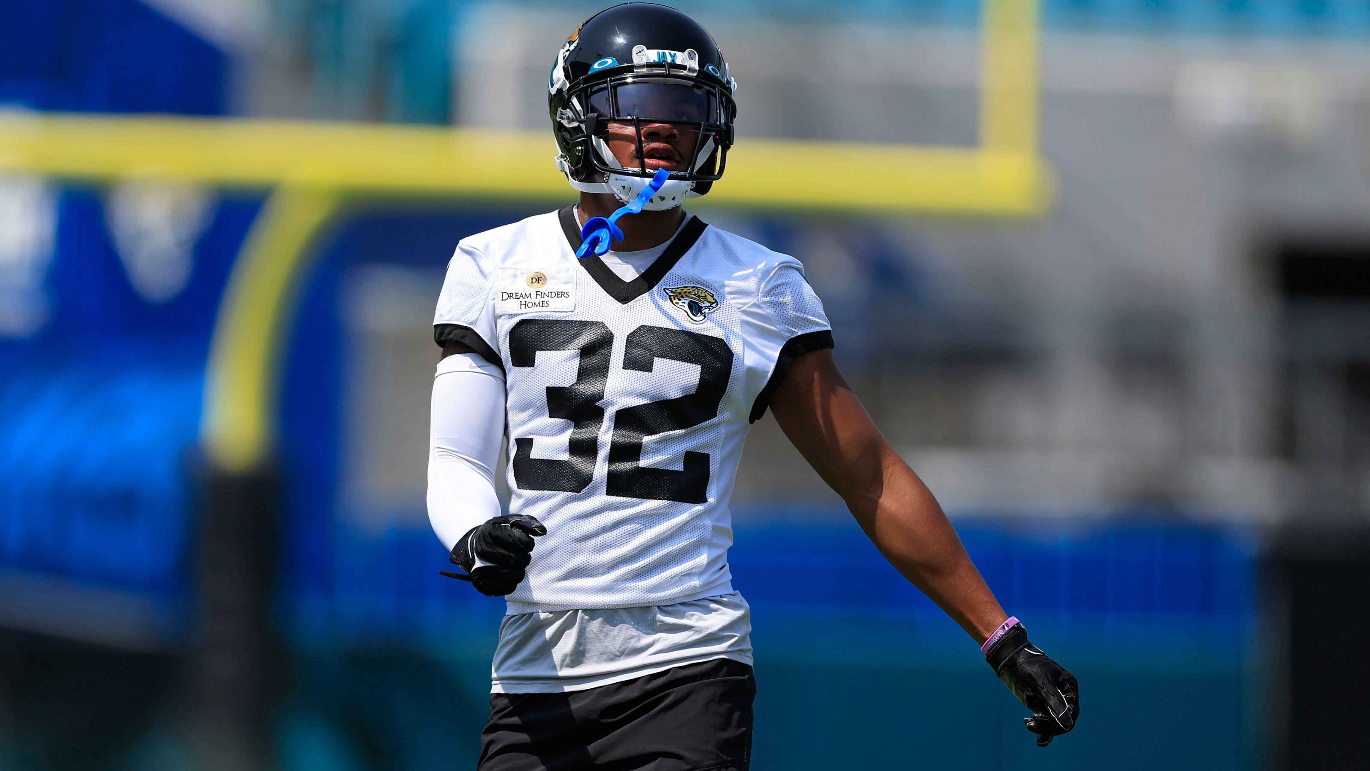 
                <strong>Platz 30: Jacksonville Jaguars</strong><br>
                &#x2022; Cornerback-Starter: Tyson Campbell, Darious Williams<br>&#x2022; Cornerback-Backups: Tre Herndon, Gregory Junior, Kaleb Hayes, Montaric Brown, Chris Claybrooks, Christian Braswell<br>&#x2022; Safety-Starter: Rayshawn Jenkins, Andre Cisco<br>&#x2022; Safety-Backups: Andrew Wingard, Antonio Johnson, Aye Oyelola, Daniel Thomas, Erick Hallett II<br>Die Jaguars haben mit Tyson Campbell einen Cornerback, der 2022 einen großen Sprung nach vorne gemacht hat. Er ist der "Star" dieser Einheit. Allerdings: Die Jaguars wurden oft tief geschlagen und haben mehr Tackles im Defensive Backfield verpasst, als es ihnen lieb wäre. Daran müssen sie arbeiten, vorerst gibt es nur Platz 30.
              