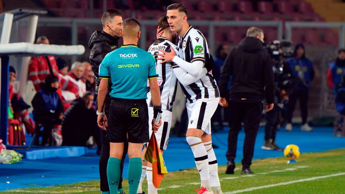 Lorenzo Lucca of Udinese Calcio and Iker Bravo of Udinese Calcio during US Lecce vs Udinese Calcio, Italian soccer Serie A match in Lecce, Italy, February 21 2025 PUBLICATIONxNOTxINxITA Copyright: ...