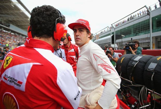 
                <strong>Alonso lässt Federn</strong><br>
                Für Fernando Alonso und die Ferrari-Truppe ist es ein Wochenende zum vergessen. Am Ende steht Platz sechs zu Buche und die Tatsache, dass der Titel für Sebastian Vettel nur noch theoretisch zu verhindern ist
              
