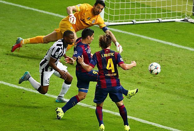
                <strong>Champions-League-Finale: Juventus Turin vs. FC Barcelona</strong><br>
                Der Frust bei Barca hält allerdings nicht lange an - im Gegenteil! Ein Schuss von Lionel Messi kann Buffon nur zur Seite abklatschen, Luis Suarez ist zur Stelle und markiert das umjubelte 2:1.
              