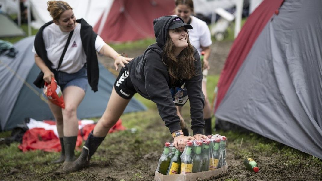 Grundlage ist auf einem Festival das A und O: Wir haben geniale Ideen für dich, wie du dein langweiliges Dosen-Essen ohne viel Aufwand aufpimpen kannst.