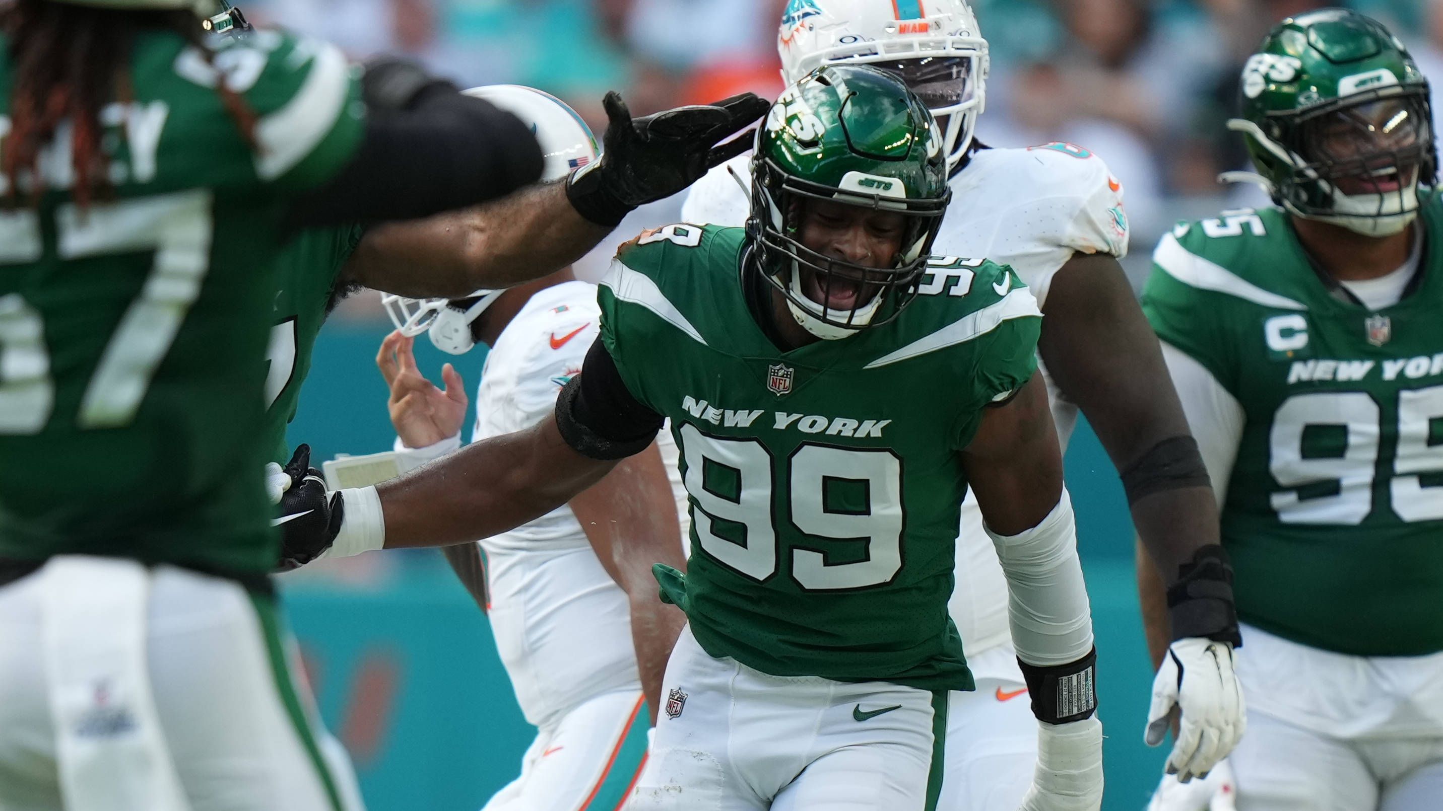 <strong>1. Platz: New York Jets - 124 <strong>Flaggen</strong></strong><br>Yards: 945
