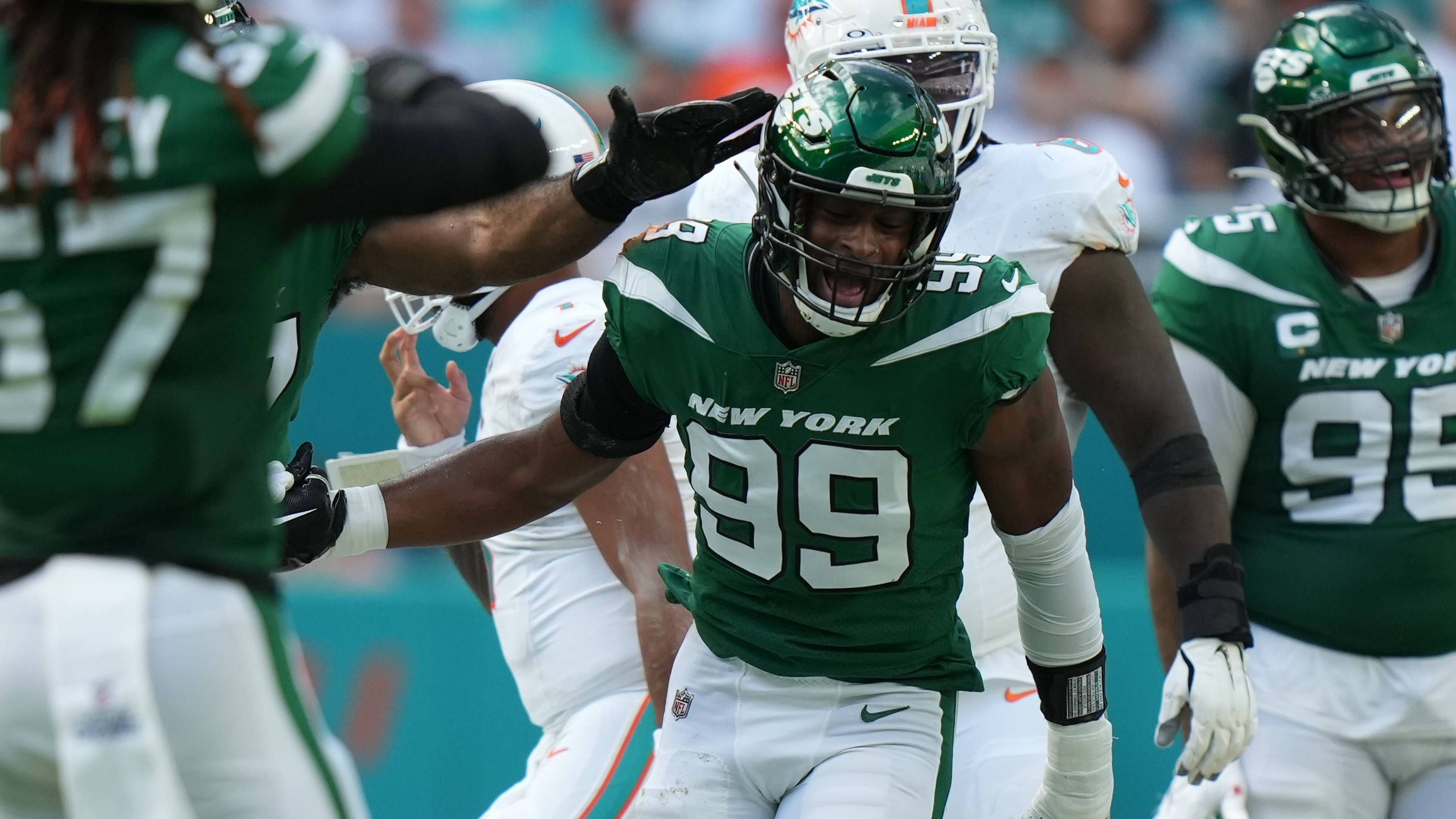 <strong>New York Jets: Will McDonald (Defensive End)</strong><br>Bei den Jets fällt die Entscheidung nicht leicht. Ein möglicher Kandidat ist Pass Rusher Will McDonald, der mit drei Sacks bei nicht einmal 30 Prozent der Snaps aufhorchen ließ. Ob er an dem Duo Haason Reddick und Jermaine Johnson vorbeikommt, bleibt aber abzuwarten.