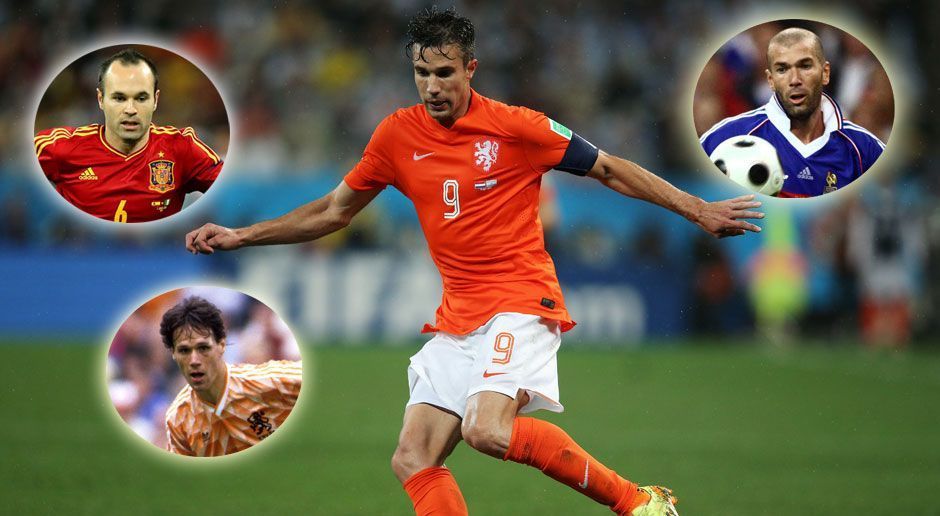 
                <strong>Robin van Persie top 11 940</strong><br>
                Robin van Persie hat mit seinen Niederländern die Qualifikation für die EM in Frankreich verpasst, dafür aber für den "Daily Star" seine ewige Europameisterschafts-Auswahl aufgestellt. Wer es in seine persönliche Top-Elf geschafft hat, seht ihr hier.
              
