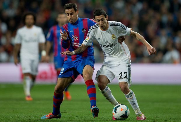
                <strong>Real Madrid: Angel di Maria</strong><br>
                Und wer war der Beste? Angel di Maria! Der Argentinier legte 17 Mal vor und ließ seinen ehemaligen Konkurrenten Özil damit in Vergessenheit geraten. Überhaupt hat di Maria eine überragende Saison gespielt. Der Zuschlag geht an ihn - 5:4 Atletico.
              