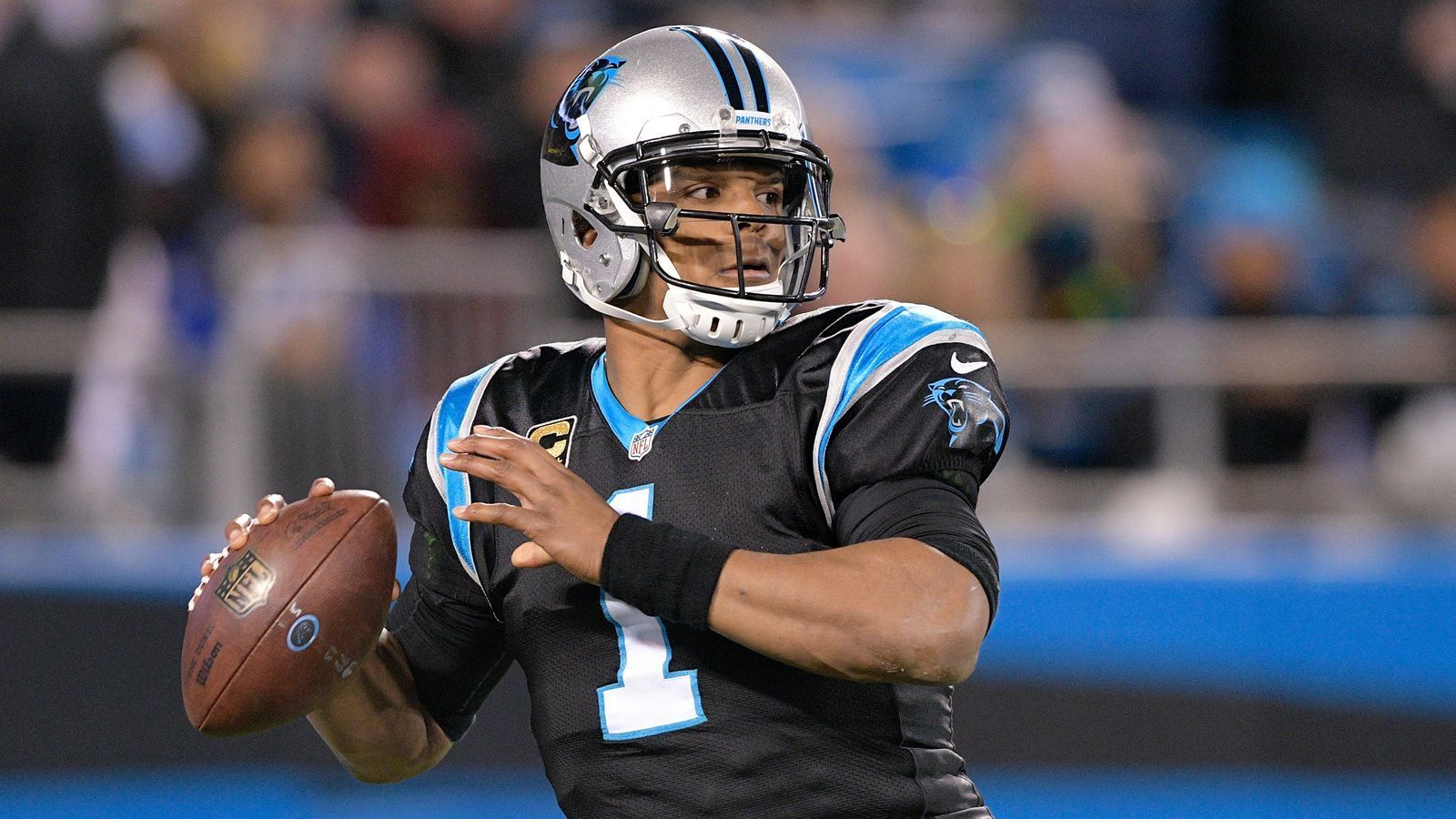 
                <strong>Carolina Panthers: Cam Newton</strong><br>
                Gesamtverdienst 2019: 16.700.000 DollarQuarterback
              