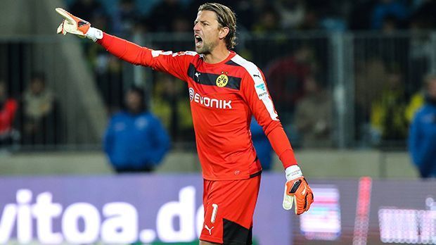 
                <strong>Tor: Roman Weidenfeller</strong><br>
                Tor – Roman Weidenfeller: Weidenfeller durfte in der Europa League wieder für Roman Bürki ran und erlebte eine undankbare Partie. In der hektischen Anfangsphase stand er mehrfach im Fokus, ohne sich auszeichnen zu können. Danach kaum noch geprüft, ärgerte sich über den späten Gegentreffer. ran-Note: 3 
              