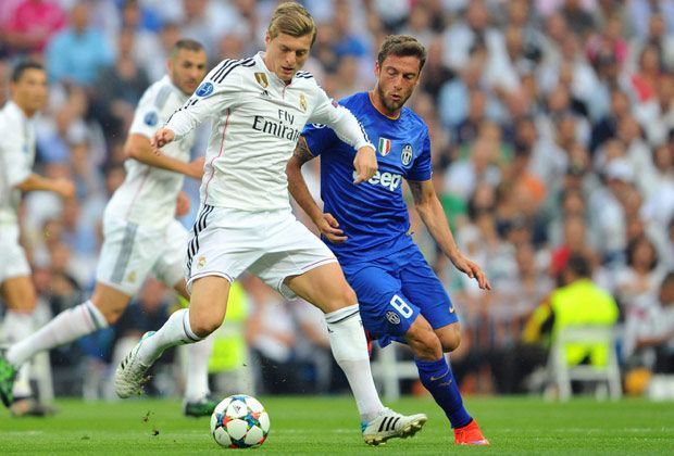 
                <strong>Real Madrid - Juventus Turin</strong><br>
                Bei den Madrilenen spielt natürlich Toni Kroos (l.) von Beginn an im zentralen Mittelfeld.
              