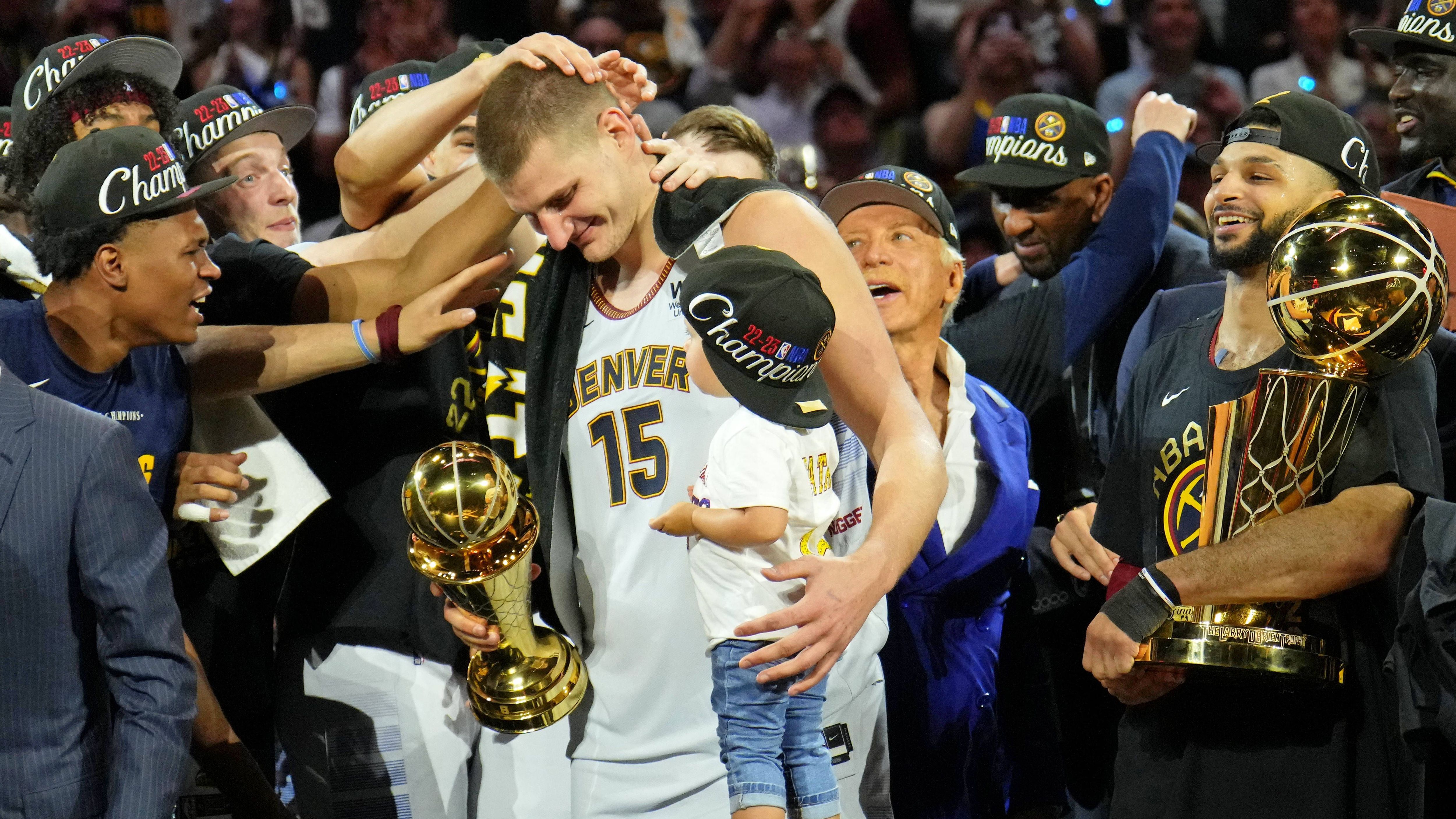 <strong>Wer ist im Moment der beste Spieler der NBA?</strong><br>Nikola Jokic (Denver Nuggets): 13 Stimmen<br>Giannis Antetokounmpo (Milwaukee Bucks): 2 Stimmen