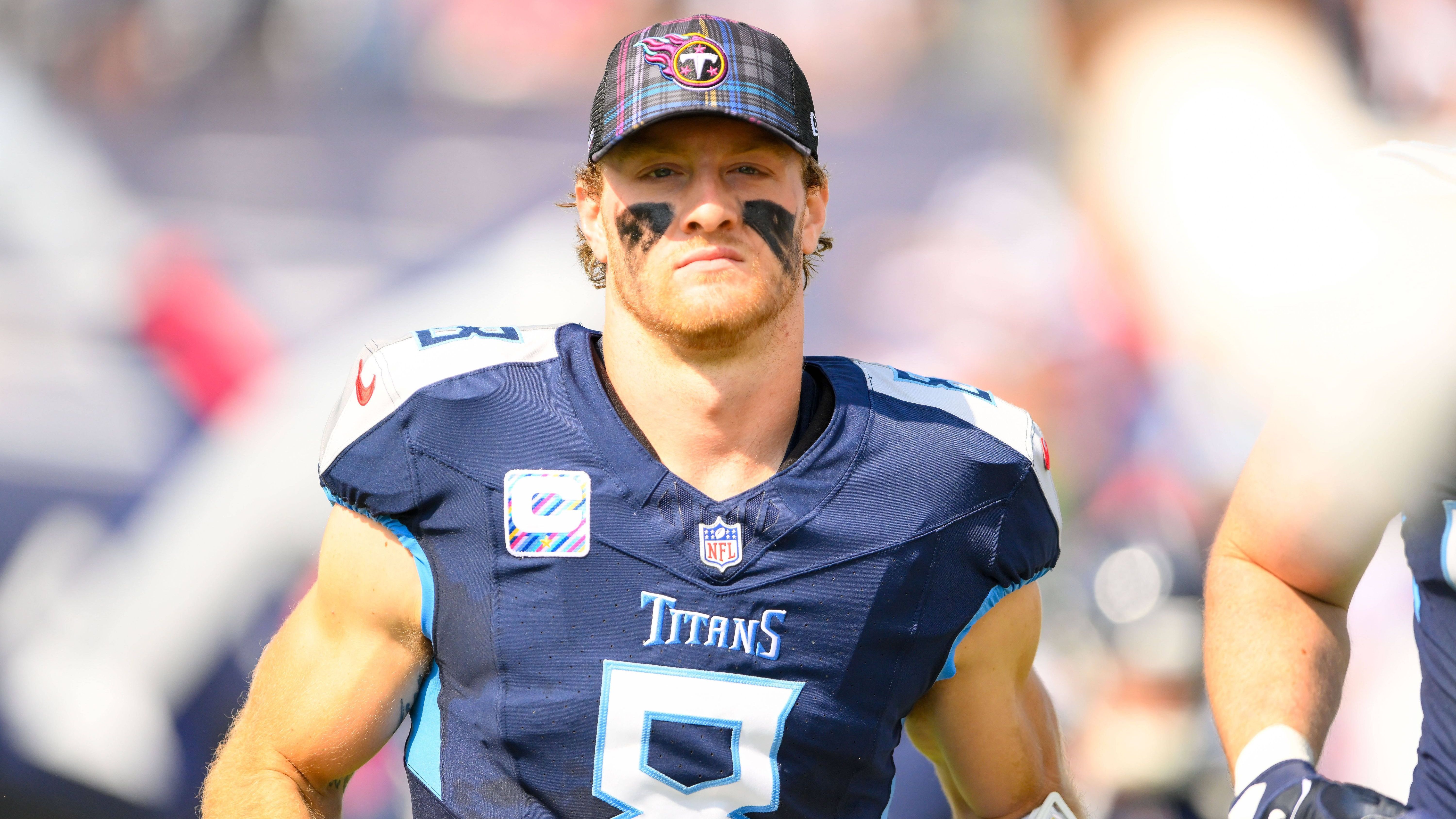 <strong>Tennessee Titans<br></strong>Will Levis wird in Woche zehn beim Spiel gegen die Los Angeles Chargers erneut als Starter für die Titans auflaufen. Dies bestätigte Head Coach Brian Callahan. Der Zweitrundenpick von 2023 löst damit erneut Mason Rudolph als Starter ab, der die vergangenen drei Spieltage den Vorzug bekam.<br>• Starter: Will Levis (im Bild)<br>• Backup: Mason Rudolph