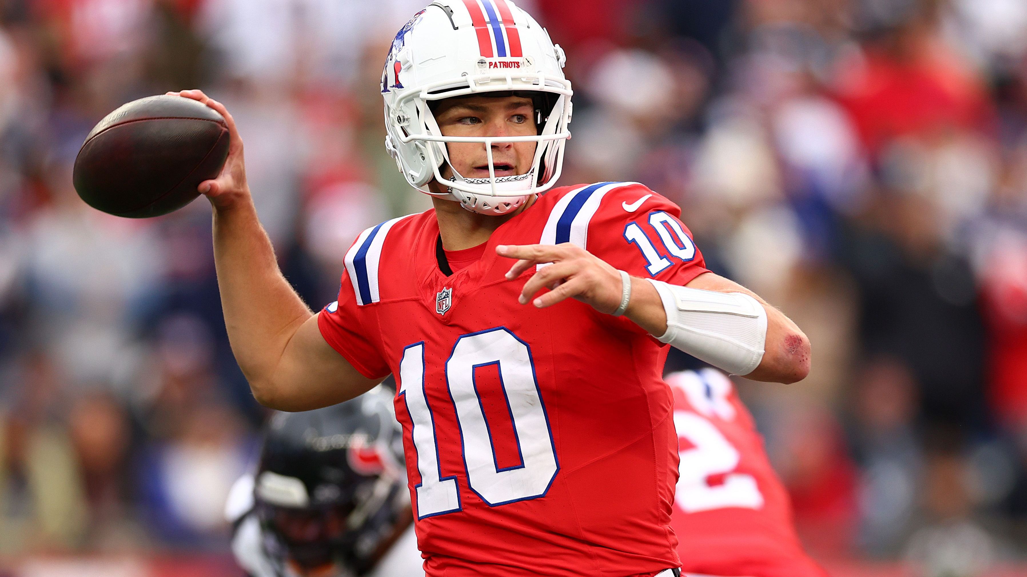 <strong>Platz 18: Drake Maye (New England Patriots)</strong><br> Durchschnittsgehalt: 9.159.941 US-Dollar<br> Kosten pro Yard Raumgewinn 2024: 29.079 US-Dollar (315 Yards) <br> Kosten pro Touchdown: <strong>3.053.314 US-Dollar</strong> (3 TDs)