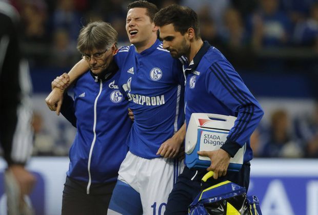 
                <strong>Julian Draxler (FC Schalke)</strong><br>
                Im Spiel gegen Augsburg Anfang November trifft es Julian Draxler nach elf Sekunden bei einem Zweikampf. Der 21-Jährige erleidet einen Sehnenriss im Oberschenkel. Wann er ins Team zurückkehren kann, ist weiter ungewiss ...
              