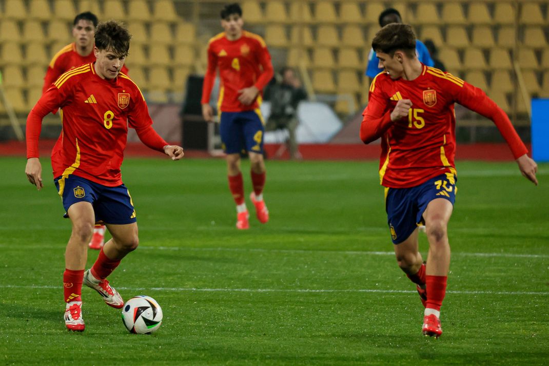Diego Aguardo (r.)