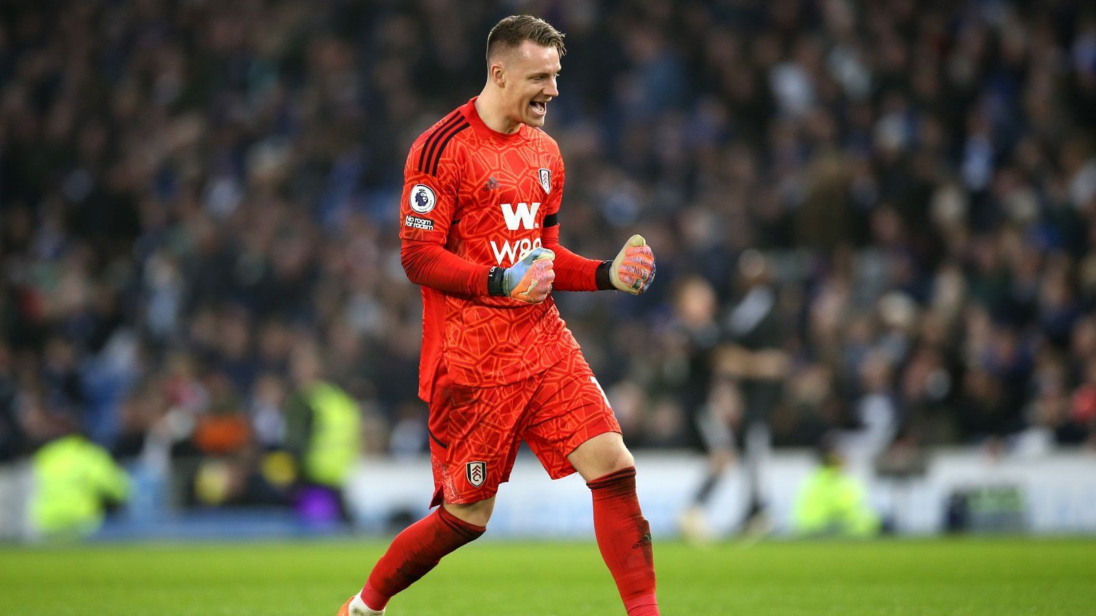 
                <strong>Bernd Leno (FC Fulham)</strong><br>
                Gehalt pro Woche: 102.000 Euro
              