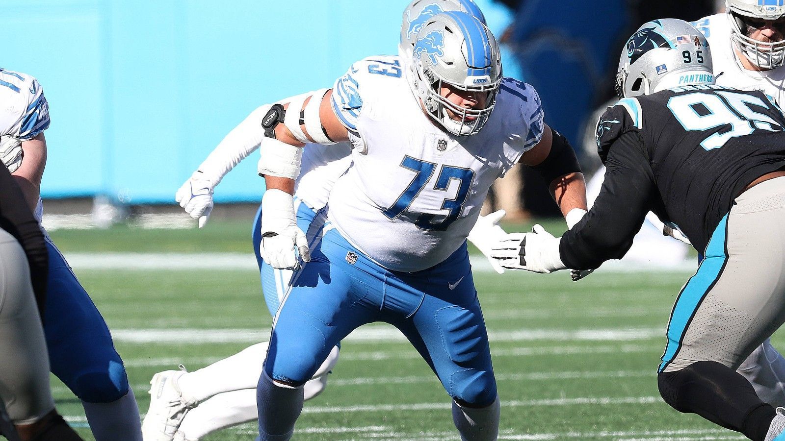 
                <strong>Detroit Lions – Jonah Jackson verlängern</strong><br>
                Die Detroit Lions können sehr zufrieden mit ihrem Kader für die anstehende Saison sein. Der einzige Top-Spieler, der eine Verlängerung kriegen kann, ist Guard Jonah Jackson. Die Offensive Line der Lions ist eine der besten der Liga und es sollte ein No-Brainer sein, ihm einen neuen Kontrakt vorzulegen.
              