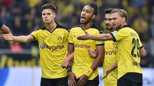 
                <strong>Borussia Dortmund</strong><br>
                Platz 2: Borussia Dortmund. 13-mal kam der BVB bisher in der Bundesliga zum Einsatz, nur 93 Schüsse gingen dabei auf das Tor von Keeper Roman Bürki. Damit ist der Europa-League-Teilnehmer besser als Real Madrid, Barca oder Manchester United und sorgt mit einem weiteren Bundesliga-Klub für eine deutsche Doppelspitze ...
              