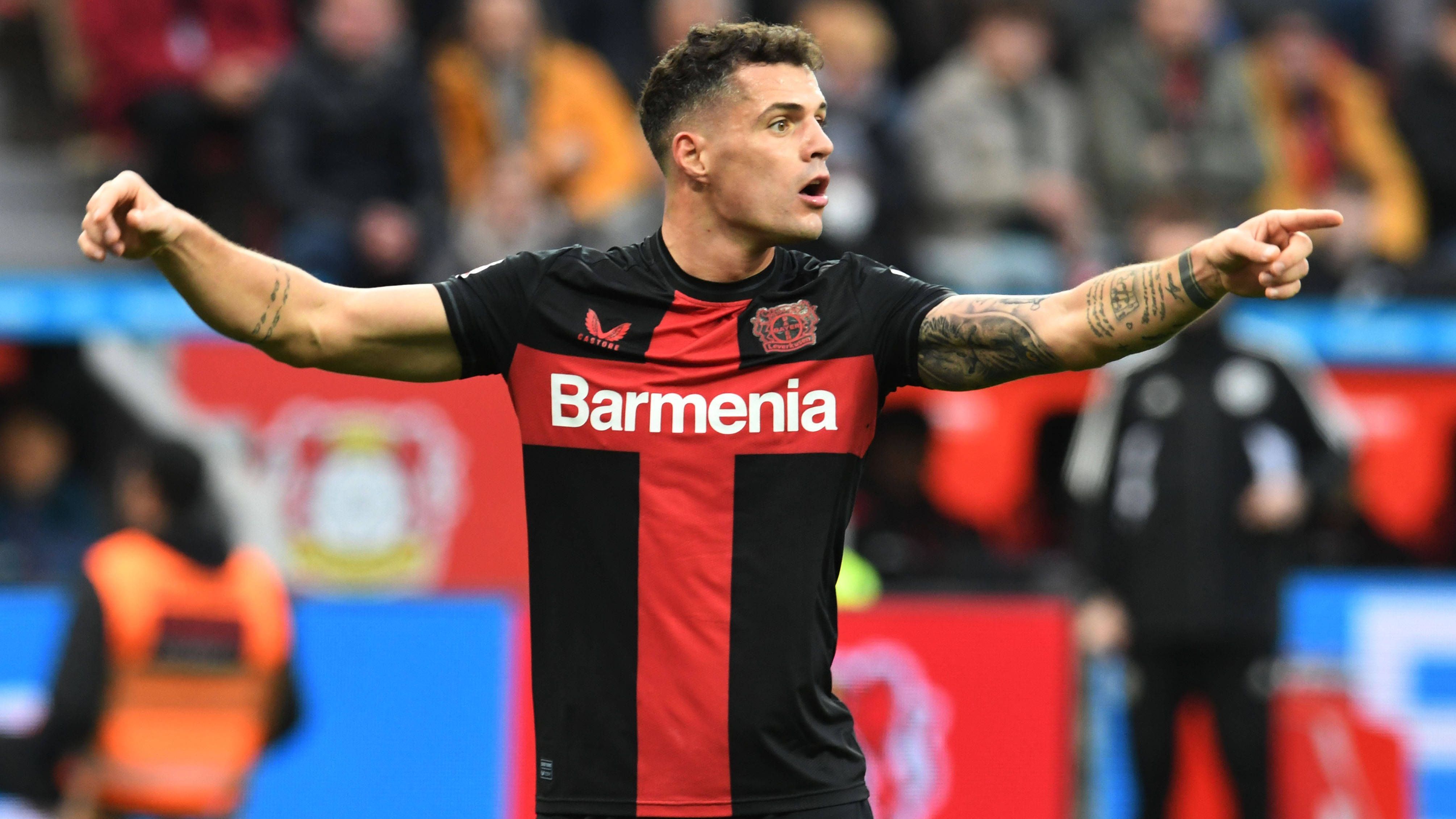 <strong>Top: Granit Xhaka (Bayer Leverkusen)</strong><br>Unter den zahlreichen Volltreffern, die Bayer Leverkusen im Sommer getätigt hat, sticht Granit Xhaka noch heraus. Der Schweizer dirigiert das bislang so famos aufspielende Fußball-Orchester von Xabi Alonso, als würde er schon Jahre für die "Werkself" spielen. Und in Dortmund und München fragen sich immer mehr Fans, warum ihr Klub nicht zugegriffen hat.