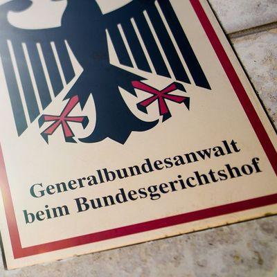 Das Verfahren liegt nun bei der Bundesanwaltschaft in Karlsruhe, die Anklage wegen mutmaßlicher China-Spionage erhoben hat.
