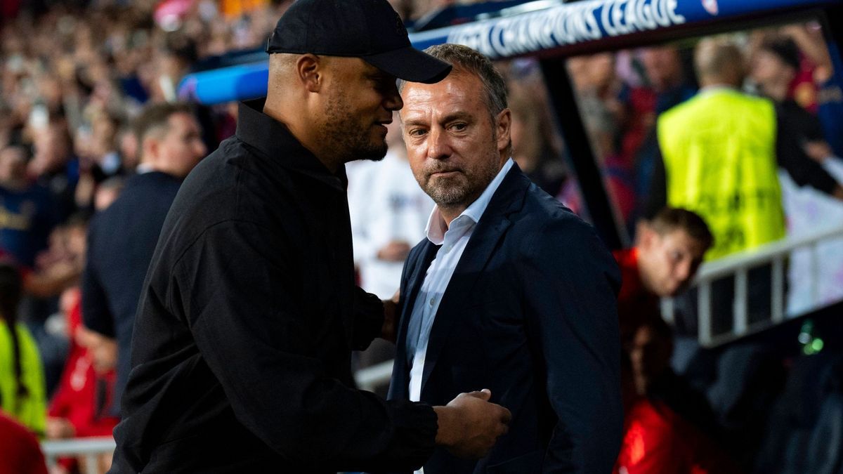 23.10.2024, xslx, Fussball UEFA Champions League, FC Barcelona, Barca - FC Bayern München emspor, v.l. Hansi Flick coach (FC Barcelona), Vincent Kompany coach (FC Bayern Muenchen) (DFL DFB REGULATI...