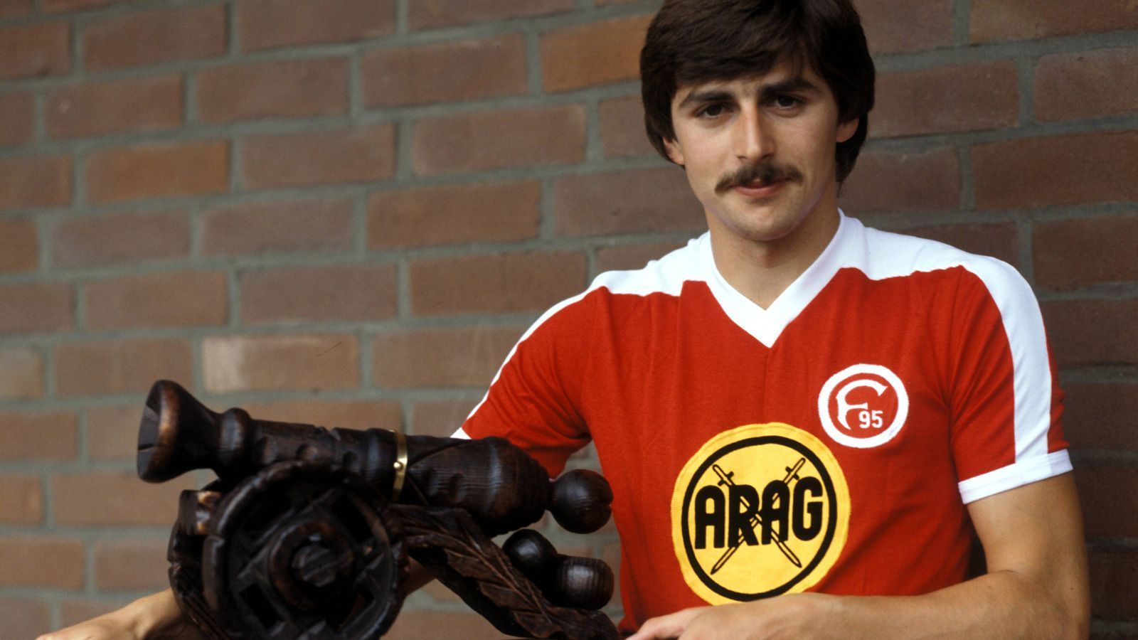 
                <strong>Saison 1978/79</strong><br>
                Torschützenkönig: Klaus Allofs (Fortuna Düsseldorf) - Tore: 22
              