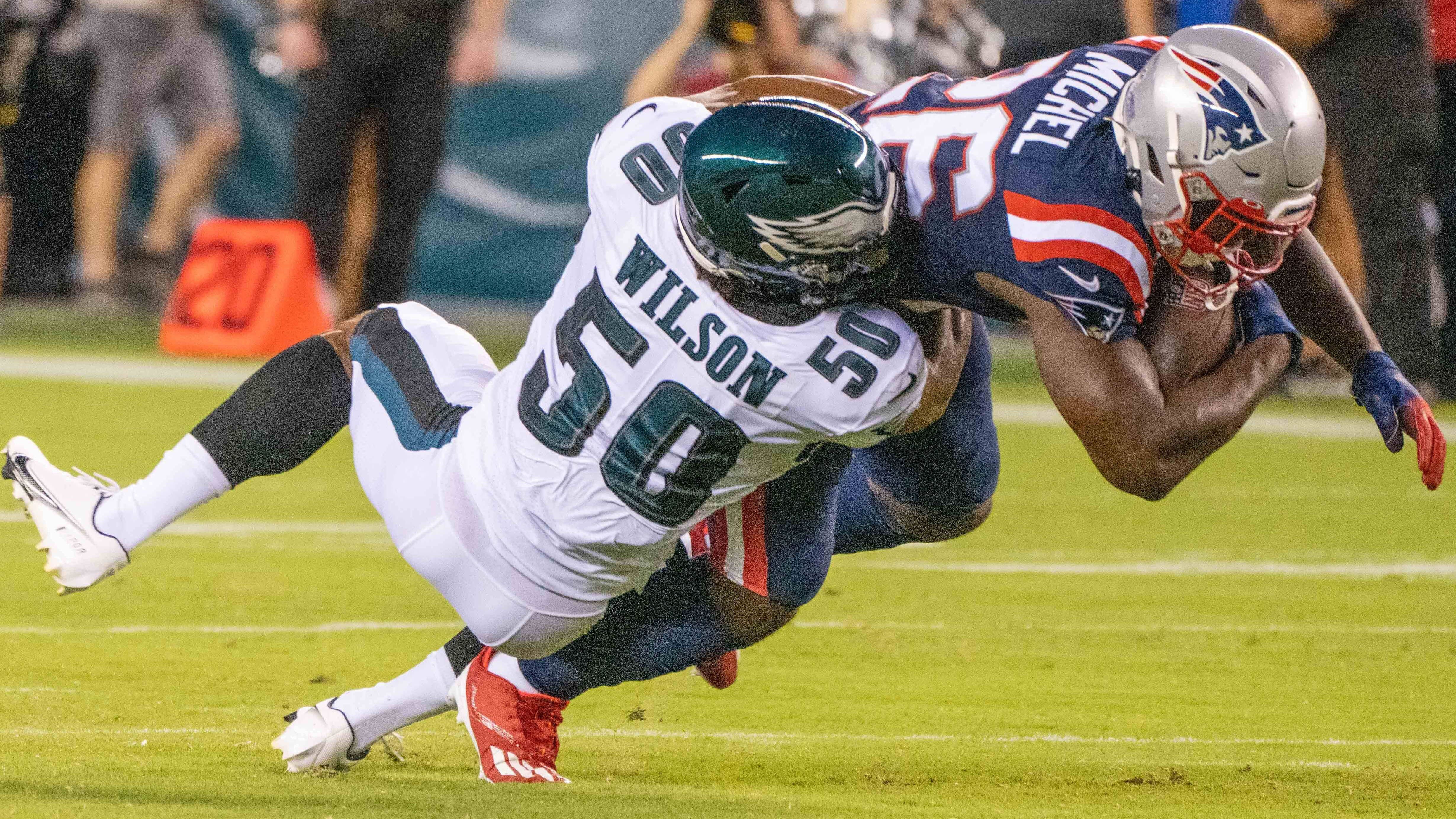 
                <strong>Sony Michel</strong><br>
                Nach einer starken Rookie-Saison 2018 lief der frühere Erstrundenpick seiner Form zuletzt hinterher, 2020 verbuchte Michel nur 449 Rushing Yards und einen Touchdown. Dank der starken Leistungen von Damien Harris rutschte der 26-Jährige zu einem ungünstigen Zeitpunkt im Depth Chart ab: Der ehemalige Running Back der Georgia Bulldogs geht 2021 in sein letztes Vertragsjahr und muss während der Regular Season beweisen, dass er eine Vertragsverlängerung verdient ...
              