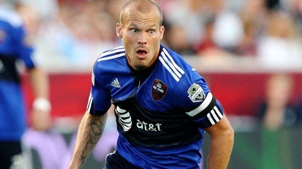 
                <strong>2009: Freddie Ljungberg (Seattle Sounders FC)</strong><br>
                2009: Freddie Ljungberg (Seattle Sounders FC). Der Schwede wechselte nach seiner Premier-League-Zeit in die MLS und wurde prompt zum Kapitän des MLS All-Star Games gewählt. Damals spielte die Auswahl 1:1 gegen Everton.
              