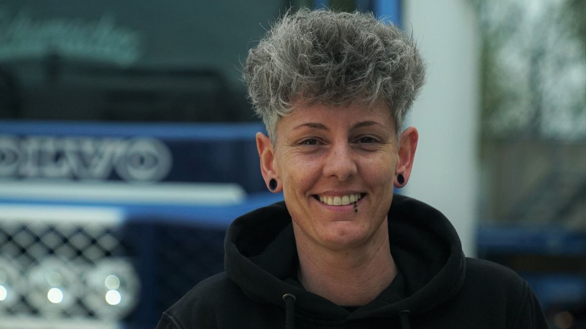 Trucker Babes 2025: Feierabend! mit Trucker Babe Steffka ins Wochenende ...