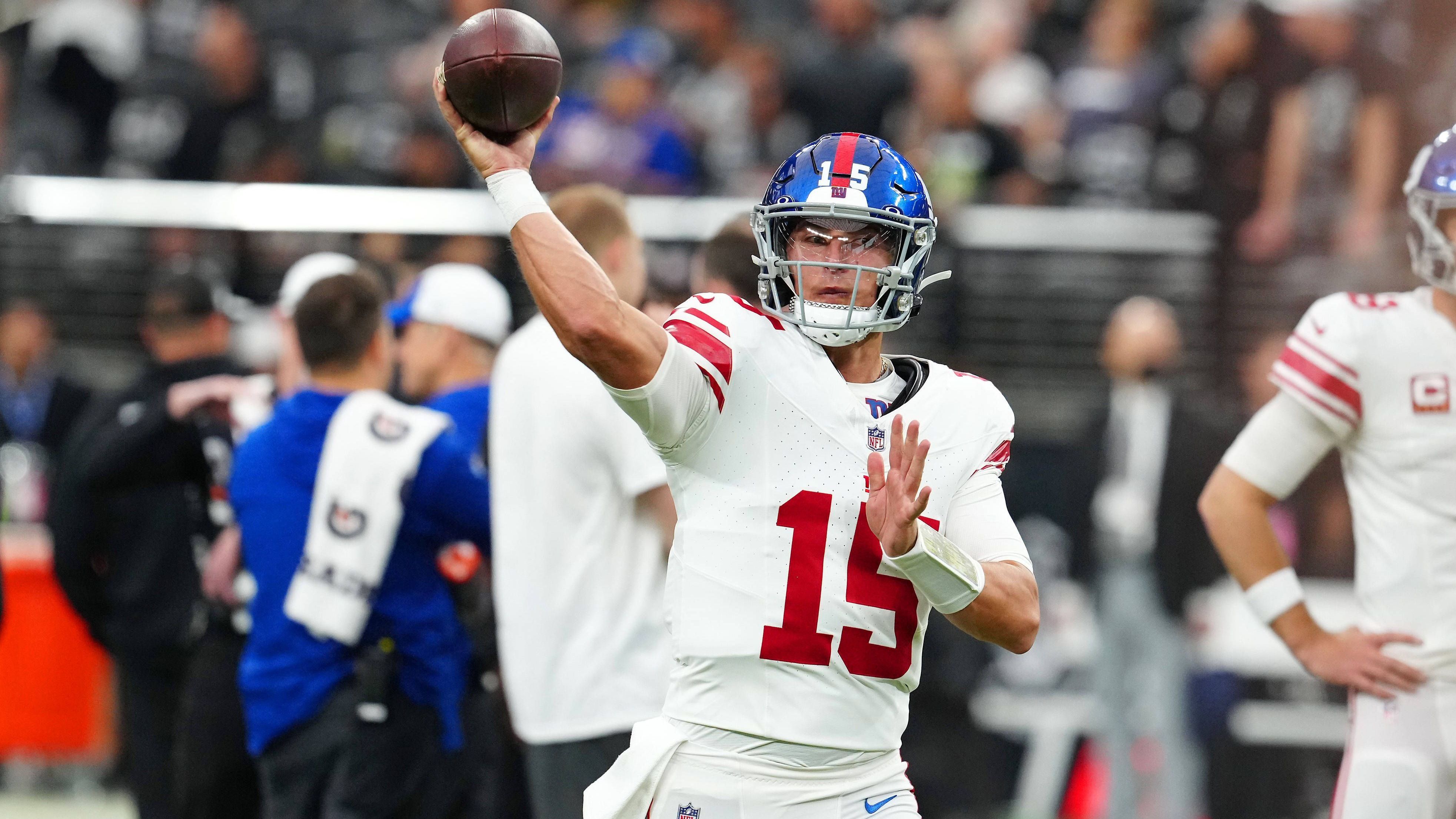 <strong>Platz 28: New York Giants (Vorwoche: 28)</strong><br>Die New York Giants konnten ihre Bye Week genießen. Und genossen haben sie sie, nicht nur dank zweier Siege in Serie, sondern weil Tommy DeVito einen kleinen Hype im Big Apple ausgelöst hat. Die Belohnung: Obwohl Tyrod Taylor zurück ist, bleibt DeVito Starter gegen die Green Bay Packers.