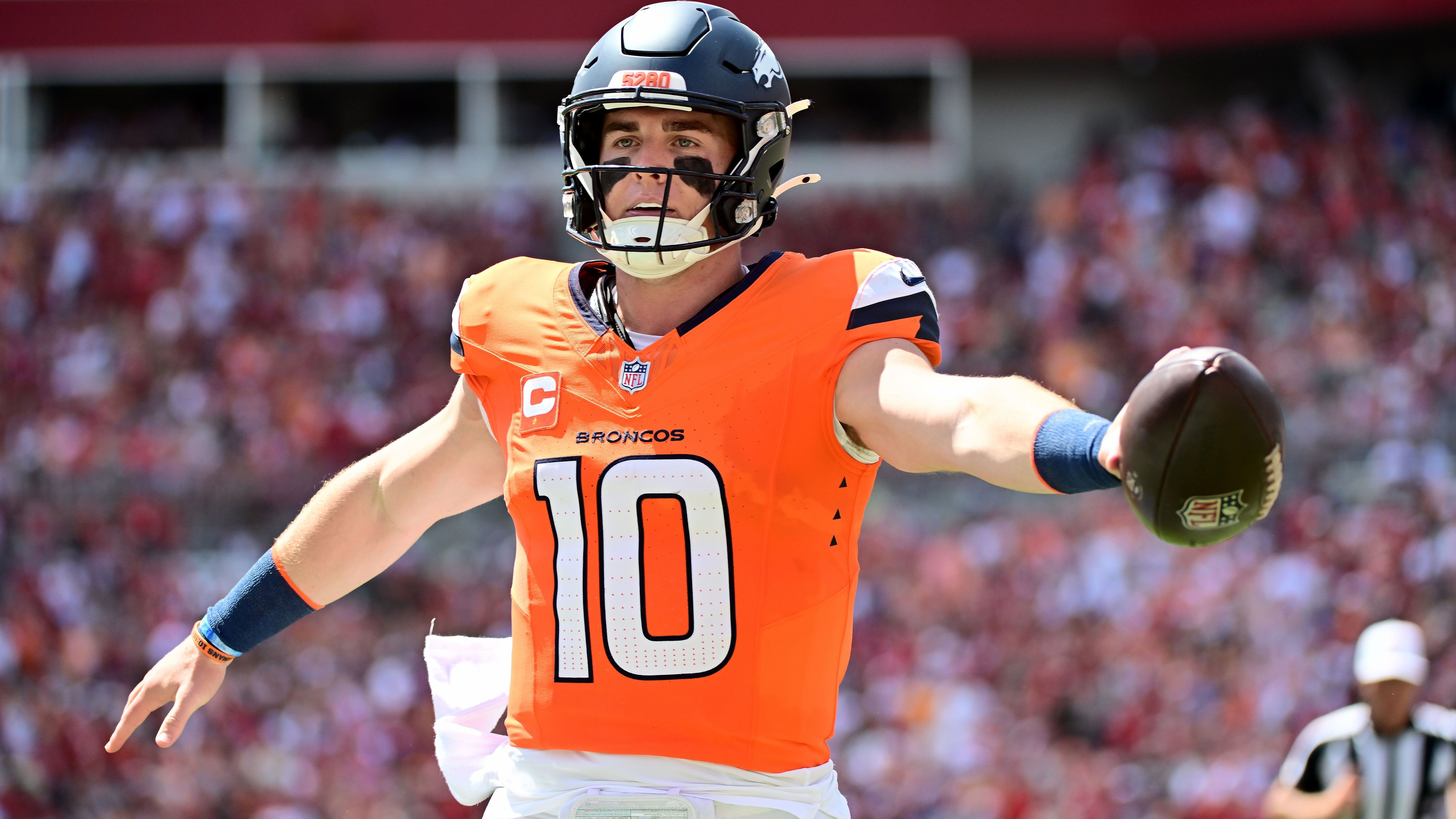 <strong>NFL Week 10 (6.-12. November):</strong><br><strong>TNF:</strong>&nbsp;Las Vegas Raiders @ Denver Broncos<br><strong>International Game - Deutschland:</strong>&nbsp;Atlanta Falcons @ Indianapolis Colts<br><strong>SNF:</strong>&nbsp;Pittsburgh Steelers @ Los Angeles Chargers<br><strong>MNF:</strong>&nbsp;Philadelphia Eagles @ Green Bay Packers