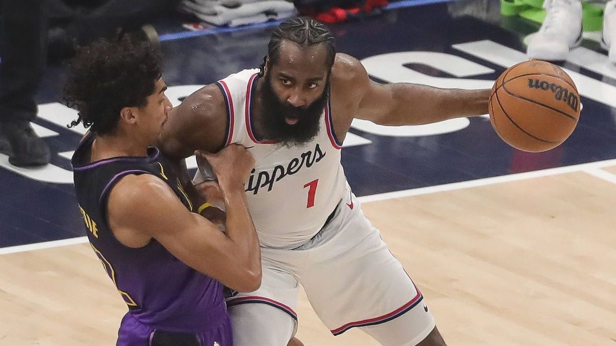 INGLEWOOD, CA - JANUARY 19 : LA Clippers guard James Harden (1) backs down Los Angeles Lakers guard Max Christie (12) during the Los Angeles Lakers vs Los Angeles Clippers on January 19, 2025, at I...