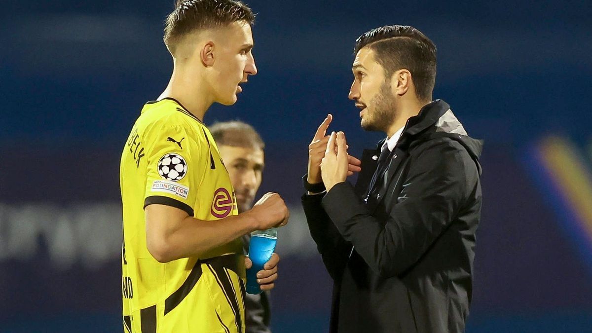 Sport Bilder des Tages Nico Schlotterbeck (Borussia Dortmund) und Trainer Nuri Sahin (Borussia Dortmund) unterhalten sich, UEFA Champions League 2024 25 League Phase MD5, GNK Dinamo v Borussia Dort...