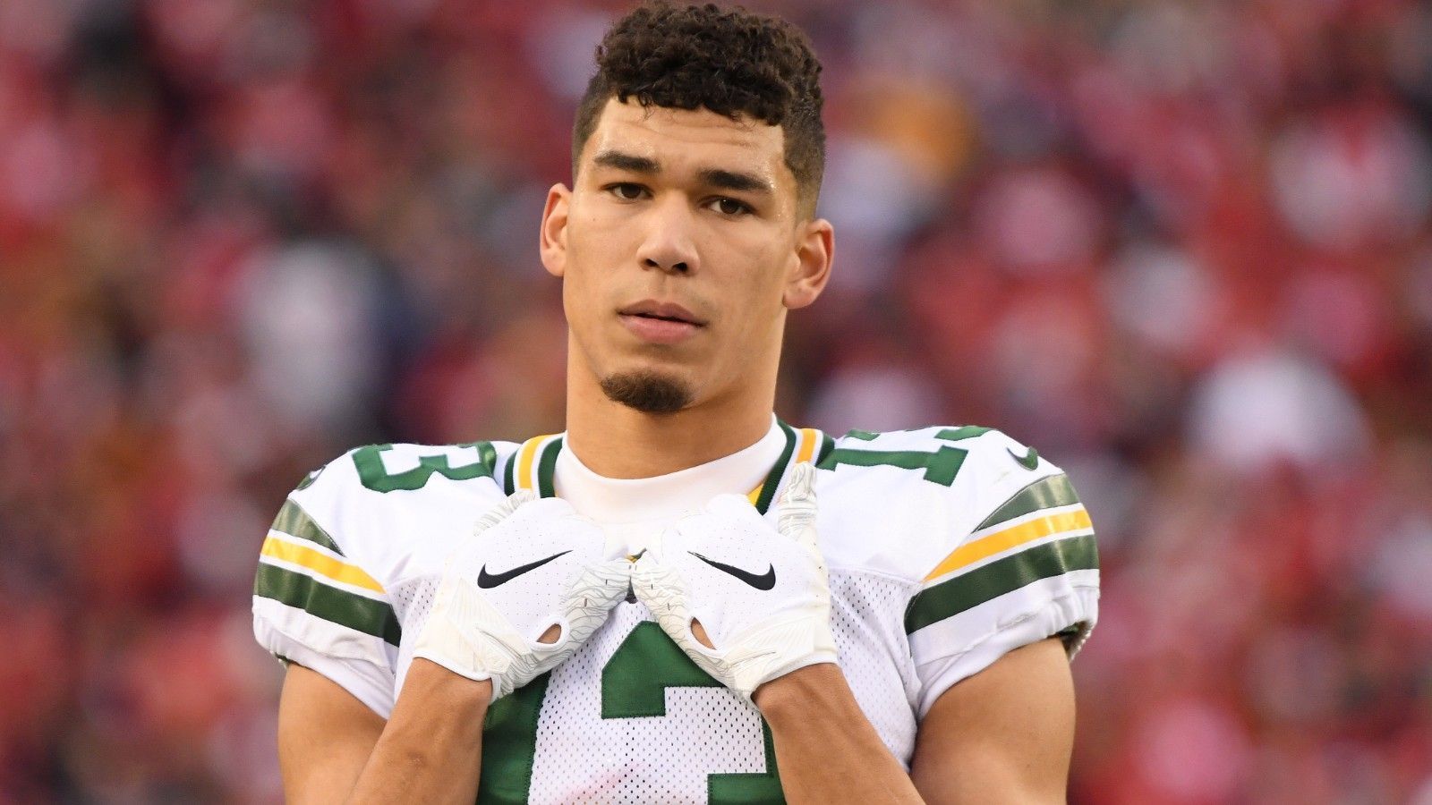 
                <strong>Green Bay Packers: Allen Lazard (Offense)</strong><br>
                Wer fängt hinter Davante Adams die Bälle in Green Bay? In der vergangenen Saison musterte sich Allen Lazard zu einer veritablen Option für Aaron Rodgers, nachdem u.a. der deutsche Receiver Equanimeous St. Brown ausfiel. Die Packers sind auf der Receiver-Position extrem dünn besetzt, springt Lazard nicht wieder in die Bresche, könnte auch St. Brown im Saisonverlauf eine Option werden.
              