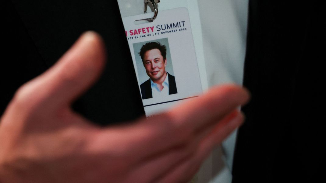 Elon Musk, CEO von Tesla und X, ist auf dem AI Safety Summit in Bletchley Park in der Nähe von Milton Keynes in Großbritannien zu sehen.