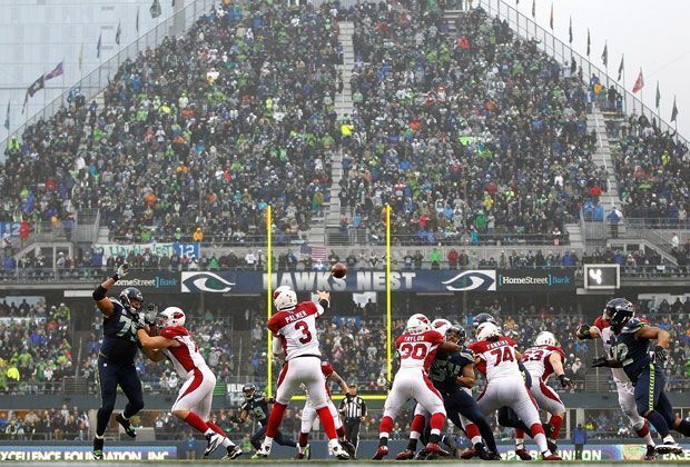 
                <strong>Seattle Seahawks: It might get loud</strong><br>
                Dafür sorgt vor allem das sogenannte "Hawks Nest". In diesem Teil des Stadions sitzen nur die treuesten und gleichzeitig auch lautesten Fans der Seahawks.
              
