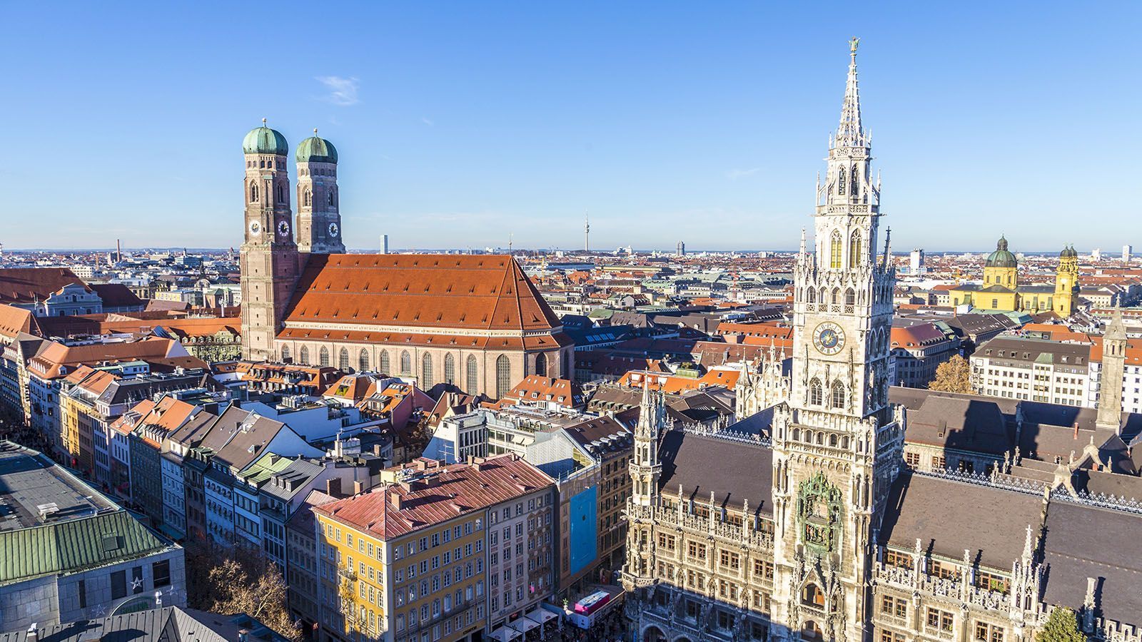 
                <strong>München: Fakten</strong><br>
                Die bayerische Metropole hat 1,472 Millionen Einwohner (Stand: 2019) und ist vor allem für die Frauenkirche und den Marienplatz bekannt. Daneben locken aber auch das Oktoberfest und zahlreichen Biergärten Touristen in die Stadt.
              