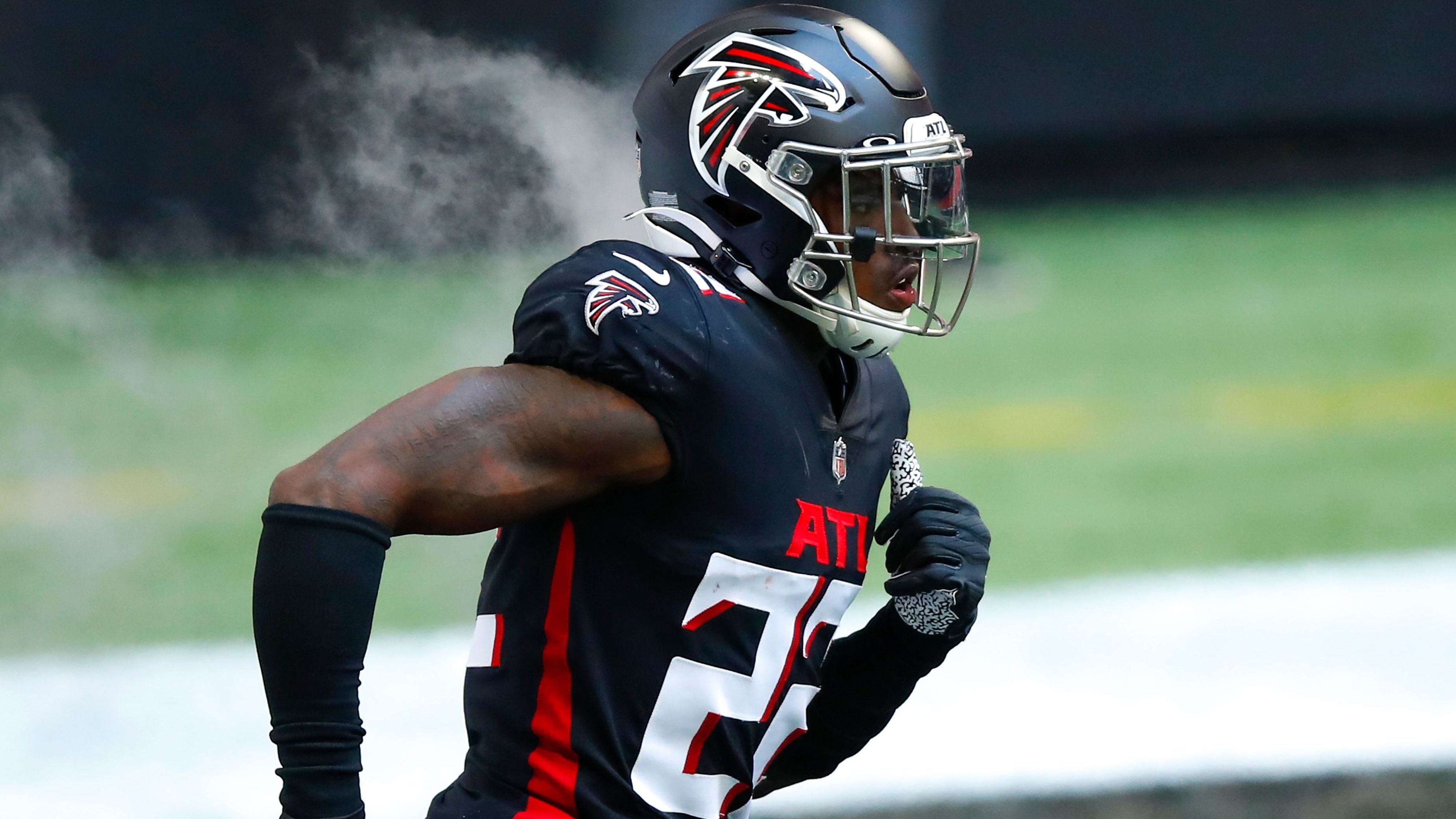<strong>Keanu Neal (Free Agent)</strong><br>Mehr als ein Jahr nach seinem letzten NFL-Spiel erklärte Keanu Neal seinen endgültigen Abschied von der NFL. Seine beste Zeit erlebte der Safety bei den Falcons, 2017 wurde er in den Pro Bowl gewählt. Nach seinem Abschied aus Atlanta spielte er noch für die Cowboys, die Buccaneers und schließlich für die Steelers.