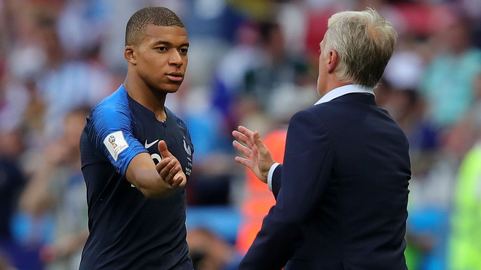 
                <strong>Jeder Schuss gegen Argentinien sitzt</strong><br>
                Gegen Argentinien präsentiert sich Mbappe eiskalt - die beiden Tore entspringen seinen einzigen beiden Torschüssen. Zudem holte er den Elfmeter zum 1:0 durch Antoine Griezmann mit einem Sprint über mehr als die Hälfte des Feldes heraus - bei dem er übrigens mit 38 km/h in der Spitze gemessen wurde. Weitere Statistiken aus der Partie in Kasan: 52,63 Prozent gewonnene Zweikämpfe (10 von 19), 41 Ballkontakte, 69,57 Prozent angekommene Pässe (16 von 23), vier Mal gefoult worden.
              