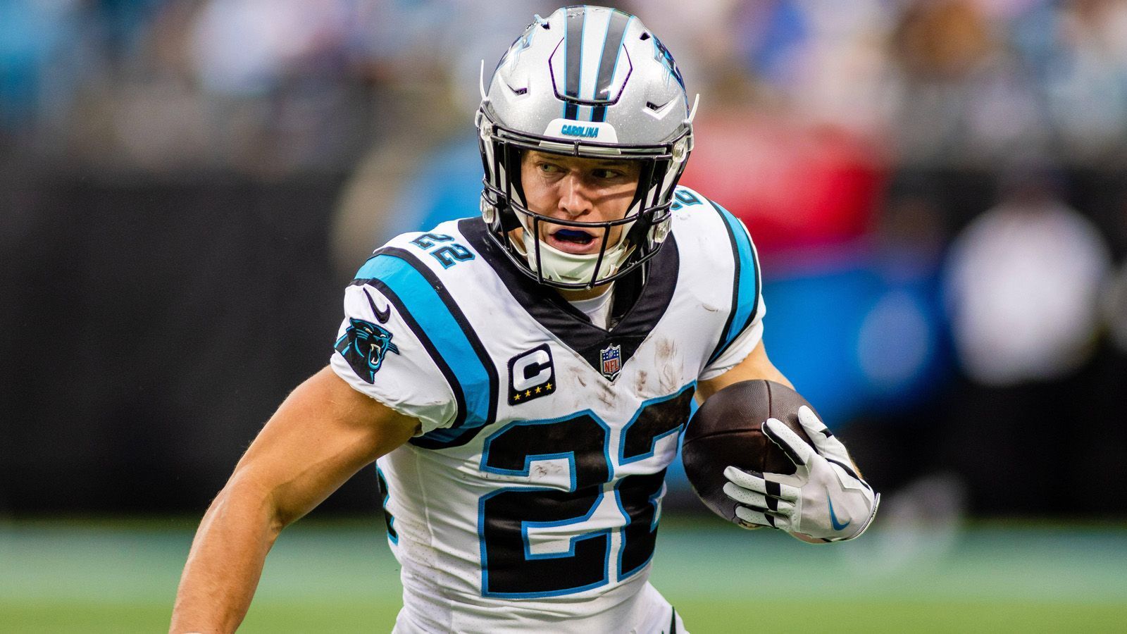 
                <strong>Christian McCaffrey: Super-Bowl-Puzzlestück? Landing Spots für den Running Back</strong><br>
                Die Carolina Panthers wollen sich Trade-Angebote für Running Back Christian McCaffrey anhören. Welche Teams könnten sich melden? Klar ist: diese Teams müssen ordentlich in die Tasche greifen,  denn: "Multiple Firsts" - also mehrere Erstrunden-Picks verlangen die Panthers für ihren Starspieler. ran nennt die möglichen Landing Spots für den 26-Jährigen. Für ein paar Teams könnte er das fehlende Super-Bowl-Puzzlestück sein.
              