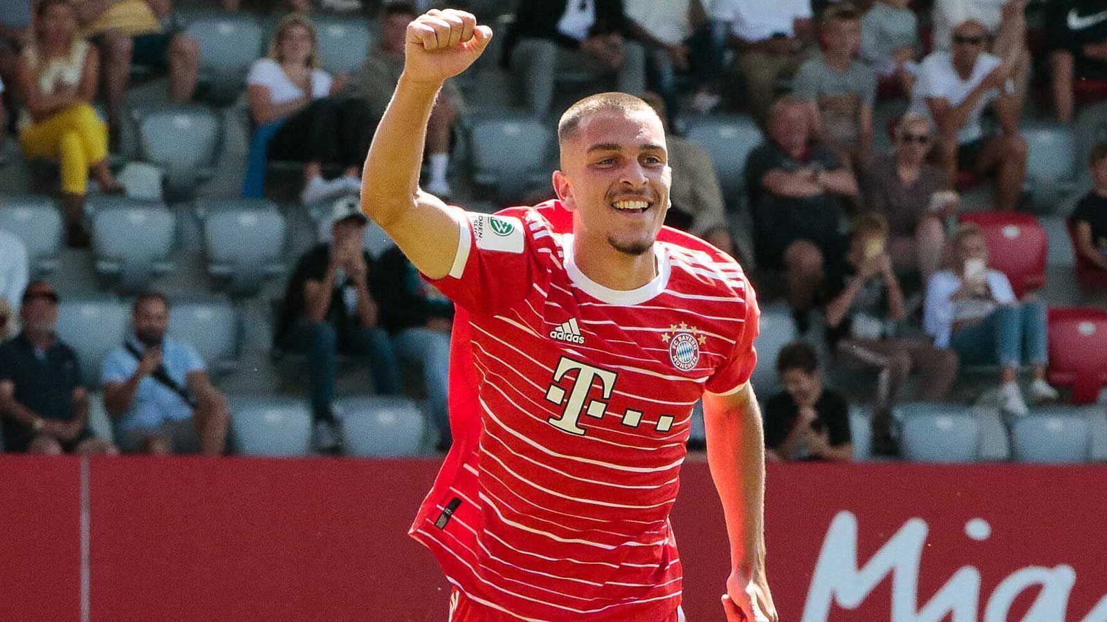 
                <strong>Arijon Ibrahimovic (17 Jahre, offensives Mittelfeld)</strong><br>
                Sein Vertrag bei den Bayern läuft noch bis 2024, gut möglich aber, dass er zumindest in der kommenden Saison den Klub auf Leihbasis verlassen könnte. Weil die Regionalliga-Mannschaft aktuell nur viertklassig spielt und der Aufstieg in die 3. Liga in weiter Ferne liegt, könnte Ibrahimovic wie beispielsweise Gabriel Vidovic (Leihe zu Vitesse Arnheim) den vielzitierten nächsten Schritt übergangsweise woanders suchen.
              