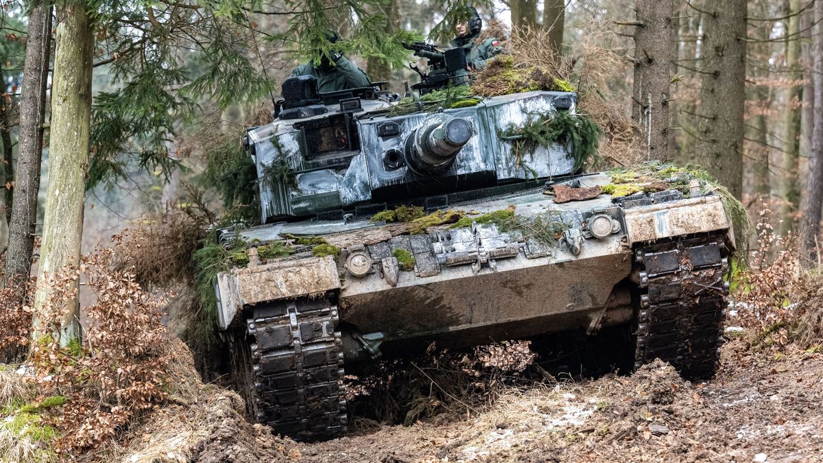 Ein Panzer der polnischen Armee vom Typ Leopard 2