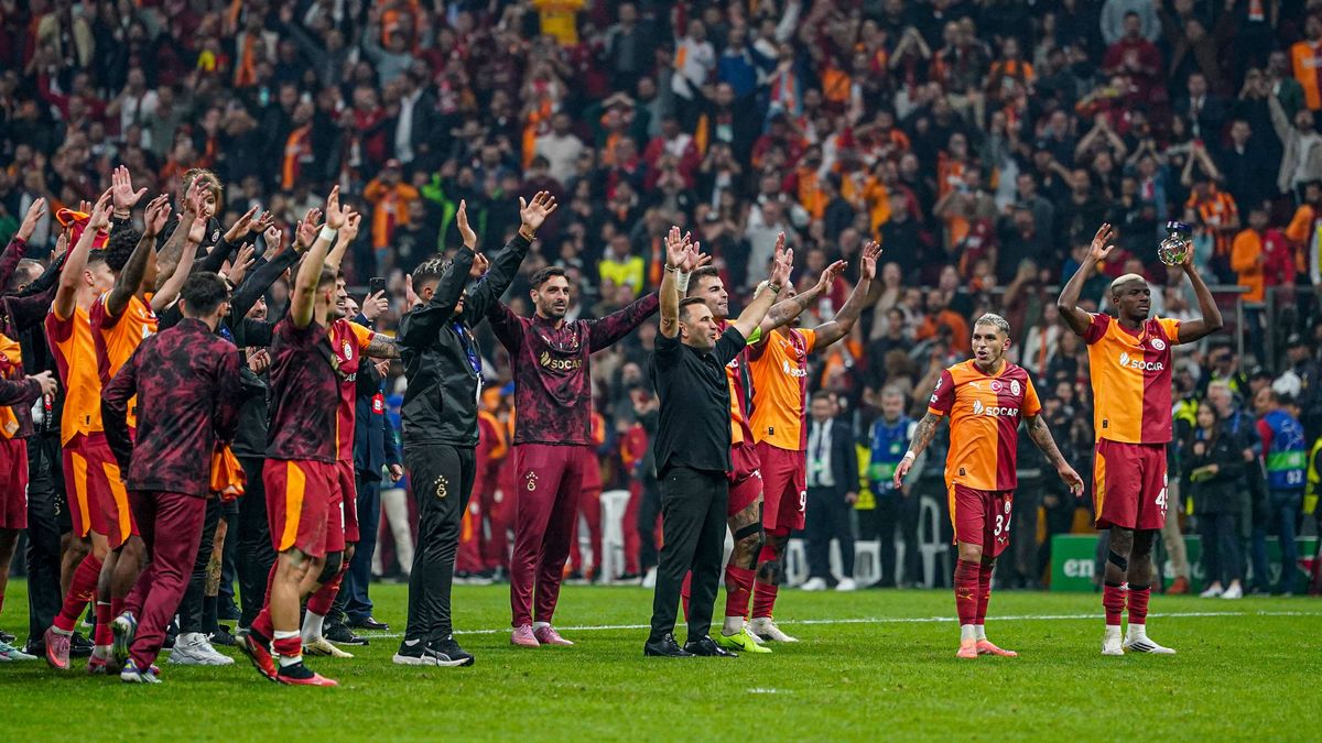 Galatasaray v Liverpool - UEFA Champions League ISTANBUL, TURKIYE - SEPTEMBER 30: Players of Galatasaray celebrate after winning the UEFA Champions League week 2 match between Galatasaray and Liver...