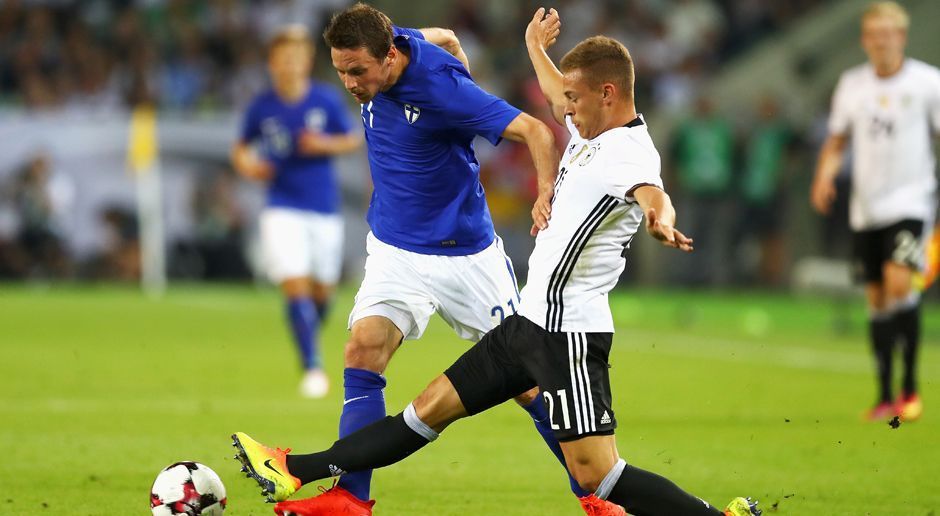 
                <strong>Joshua Kimmich</strong><br>
                Joshua Kimmich: Eine gute Partie des Münchners auf der rechten Abwehrseite. Bei seinen Defensivaktionen war er auf der Höhe und ließ nichts anbrennen, dazu schaltete er sich auch in die Offensive ein und überzeugte mit einem guten Spielverständnis und Übersicht. ran-Note: 2
              