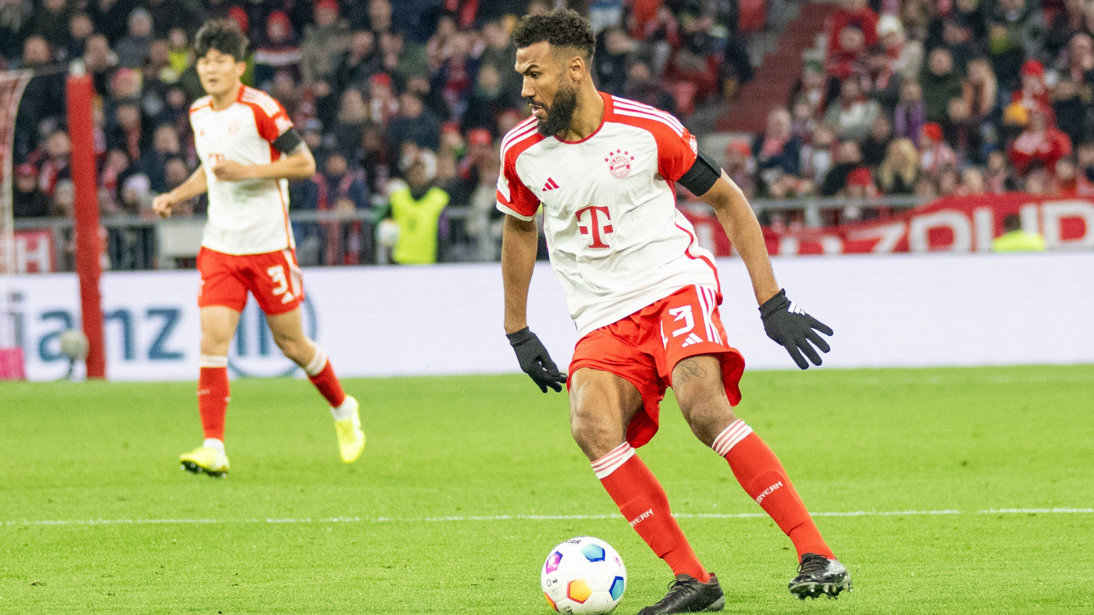 <strong>Eric Maxim Choupo-Moting - ABSCHIED FIX</strong><br>Der 34-Jährige, der nach dem Abgang von Robert Lewandowski zwischenzeitlich sogar Bayern-Stürmer Nummer 1 war, wird den Rekordmeister aller Voraussicht nach im Sommer 2024 verlassen. Dann läuft der Vertrag des Deutsch-Kameruners aus, dessen sportlicher Stern mittlerweile deutlich gesunken ist. Zuletzt gab es Gerüchte, er könnte beim FC Barcelona anheuern.