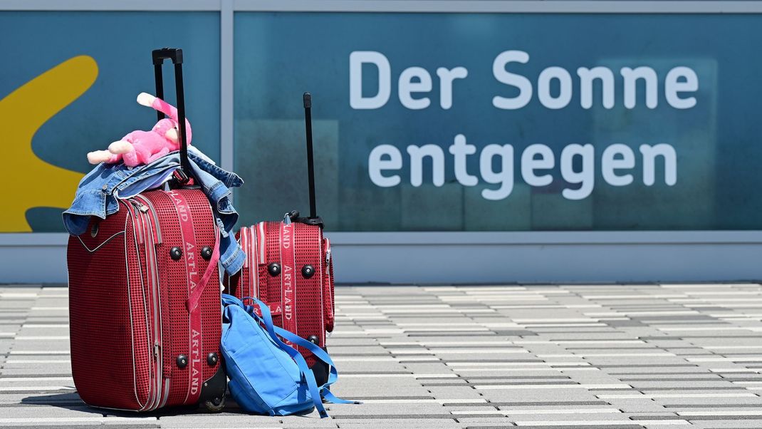 Die Vorfreude auf den Urlaub ist groß - bis Reisende auf einige Seltsame Verbote stoßen. (Archivbild)