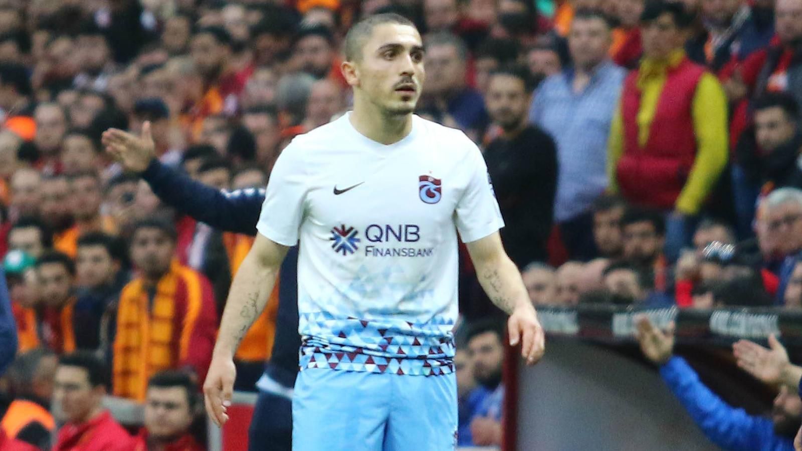 
                <strong>Abdülkadir Ömür (Türkei)</strong><br>
                Abdülkadir Ömür kommt aus der Jugend von Trabzonspor. In der vergangenen Saison spielte sich der Mittelfeldakteur in der ersten Elf des türkischen Spitzenklubs fest und erzielte drei Tore sowie sechs Torvorlagen. 
              