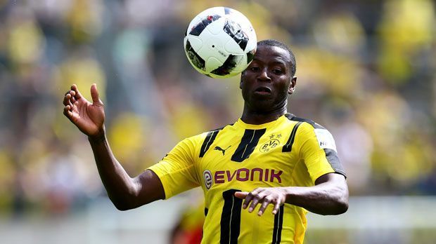 
                <strong>Adrian Ramos</strong><br>
                Adrian Ramos: Auch der Kolumbianer klagt seit Wochen über anhaltende Adduktorenprobleme. Vor der Länderspielpause verpasste er das Spiel in Leverkusen. Mittlerweile läuft Ramos zwar wieder, das Spiel gegen die Hertha kommt nach "WAZ"-Informationen aber noch zu früh.
              